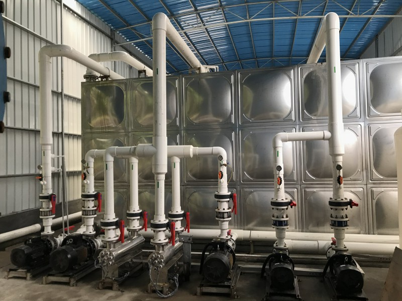 鶴山某某（mǒu）公司